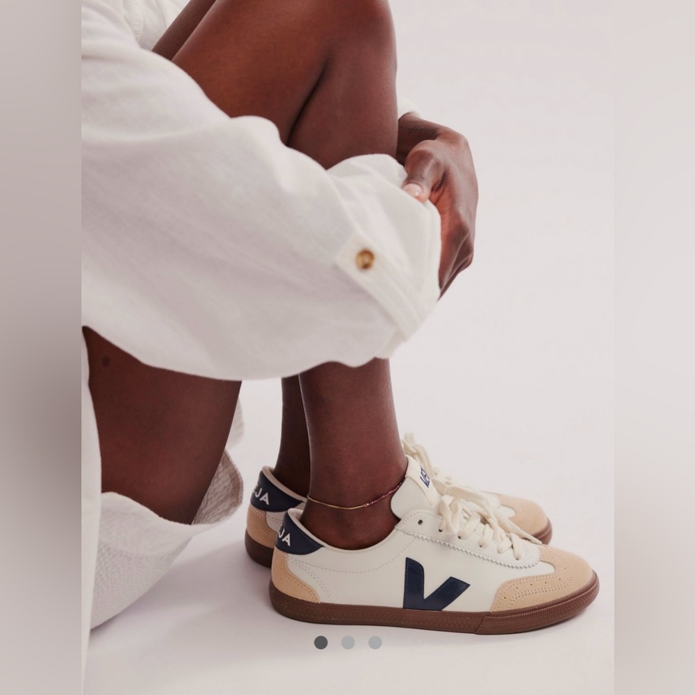 Veja Volley O.T. Sneakers Women’s 39 / 8-8.5